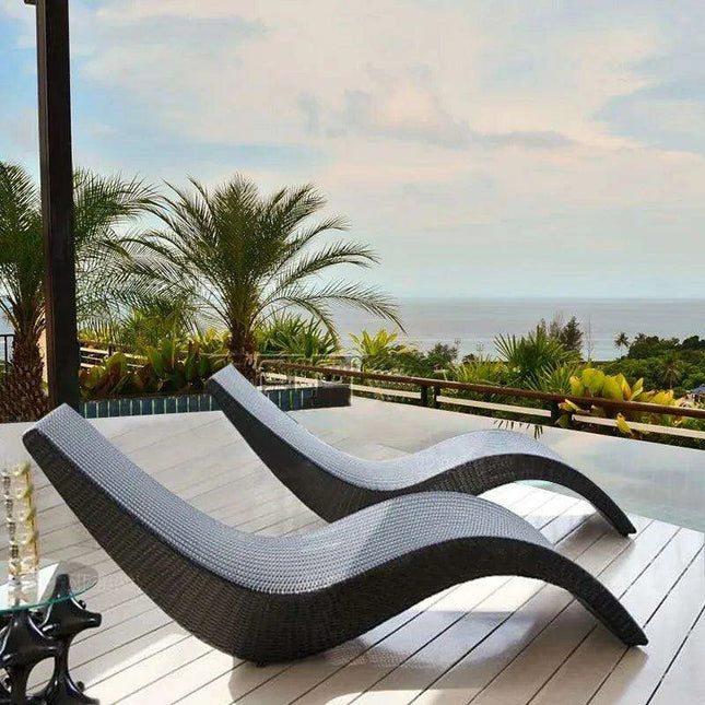 Premium Foldable Rattan Outdoor Sun Lounger for Ultimate Relaxation