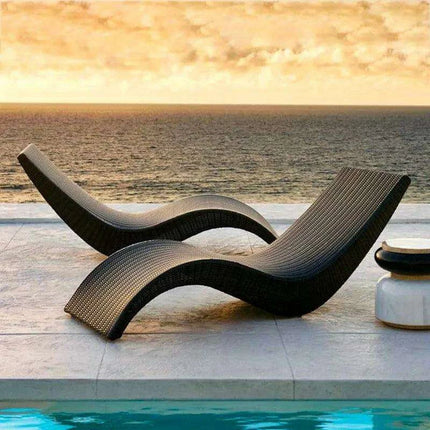 Premium Foldable Rattan Outdoor Sun Lounger for Ultimate Relaxation - Très Elite