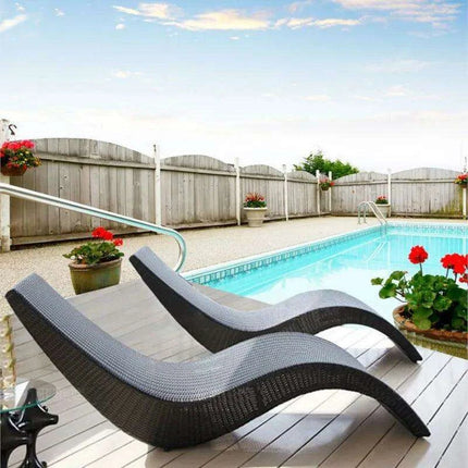 Premium Foldable Rattan Outdoor Sun Lounger for Ultimate Relaxation - Très Elite