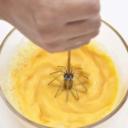 Premium Stainless Steel Egg Beater with Integrated Egg Holder - Essential Culinary Companion - Très Elite