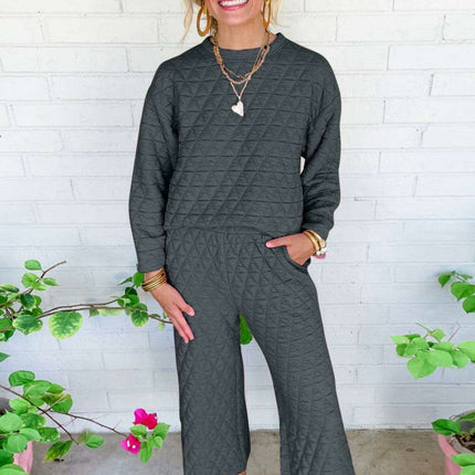 Quilted Charcoal Lounge Set: Chic Comfort for Every Occasion - Très Elite