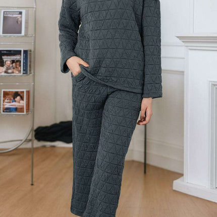Quilted Charcoal Lounge Set: Chic Comfort for Every Occasion - Très Elite