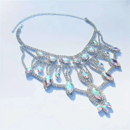 Radiant Crystal Statement Necklace for Special Occasions - Très Elite