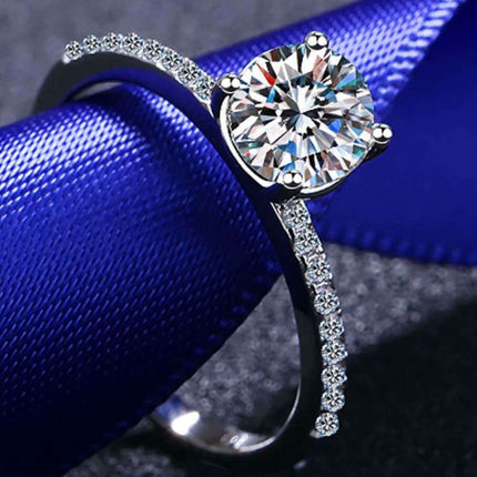 Radiant Elegance: 1 Carat Lab-Created Diamond Ring with Zircon Accents - Très Elite