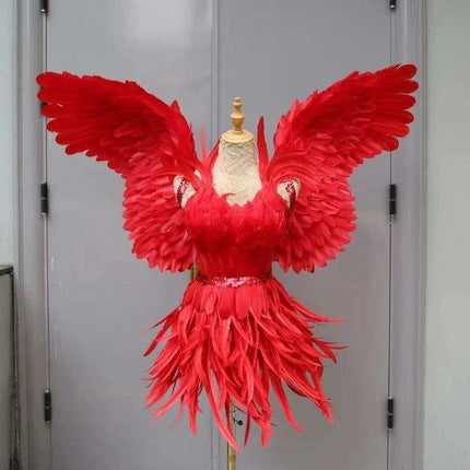 Radiant Golden Feathered Fairy Wings - Perfect for Halloween, Cosplay, and Stylish Dress-Up Events for Girls - Très Elite