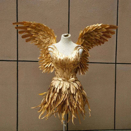 Radiant Golden Feathered Fairy Wings - Perfect for Halloween, Cosplay, and Stylish Dress-Up Events for Girls - Très Elite
