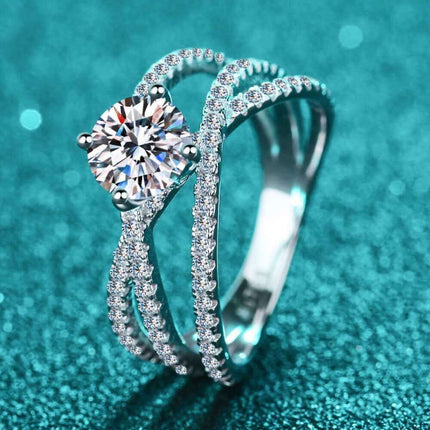 Radiant Moissanite Crisscross Silver Ring - Timeless Glamour - Très Elite