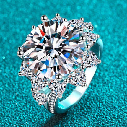 Radiant Moissanite Floral Ring in Sterling Silver - Exquisite Rhodium-Plated Jewelry- Très Elite- Très Elite