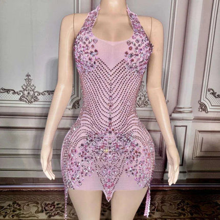 Radiant Rhinestone-Embellished Halter Neck Evening Gown with Opulent Mesh and Velvet Accents