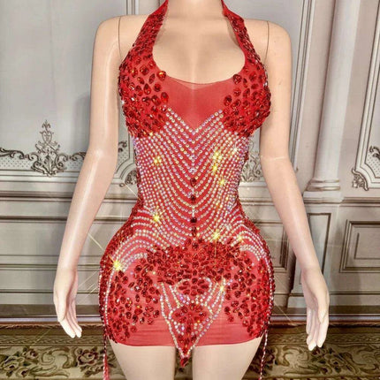 Radiant Rhinestone-Embellished Halter Neck Evening Gown with Opulent Mesh and Velvet Accents