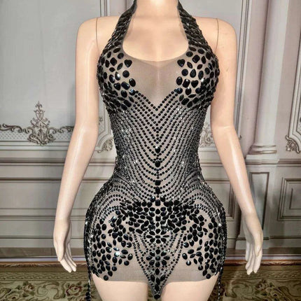 Radiant Rhinestone-Embellished Halter Neck Evening Gown with Opulent Mesh and Velvet Accents