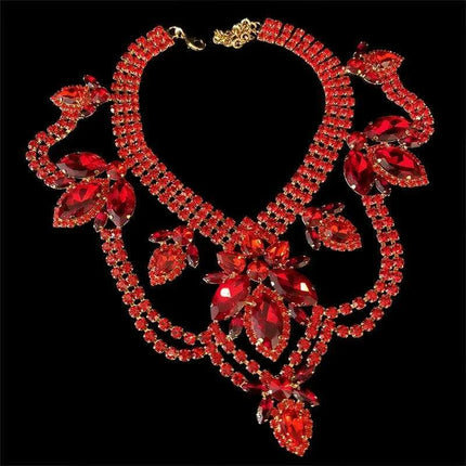 Radiant Rhinestone Jewelry Set - Elegant Necklace and Earring Duo for Fashion Enthusiasts - Très Elite