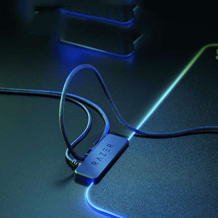 Razer Firefly V2: RGB Mouse Pad with Cable Management - Très Elite