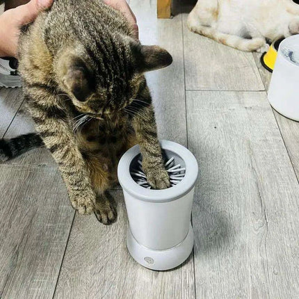 Rechargeable Electric Paw Cleaning Device for Dogs and Cats with Massage Feature - Très Elite