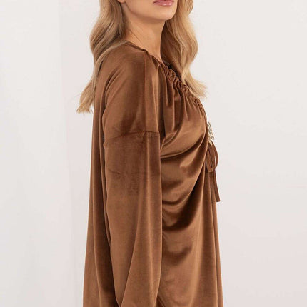 Red Velour Blouse 202015 Bound Neckline For Everyday Use - Très Elite