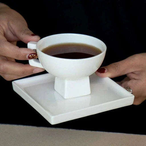 Regal Elegance: Medieval Red Bone China Tea Cup Collection - Très Elite