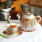 Regal Palace-Inspired Bone China Tea Set with Exquisite Ceramic Cups and Saucers - Très Elite