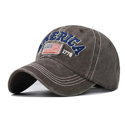Retro Cowboy Embroidered Unisex Adjustable Baseball Cap - Year-Round Sunscreen Hat - Très Elite