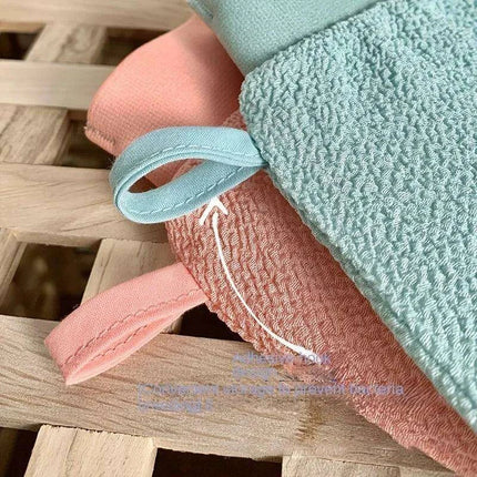 Revitalize Your Skin Exfoliating Shower Gloves - Elevate Your Self-Care Routine - Très Elite