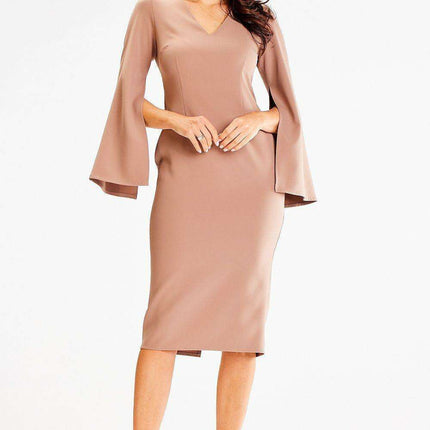 Romantic Heart Neckline Midi Dress with Stylish Slit Sleeves for Elegant Events - Très Elite