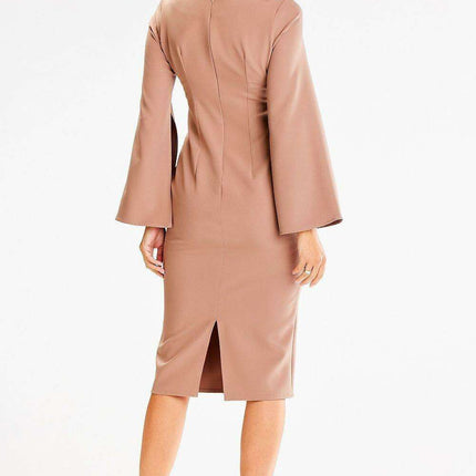 Romantic Heart Neckline Midi Dress with Stylish Slit Sleeves for Elegant Events - Très Elite