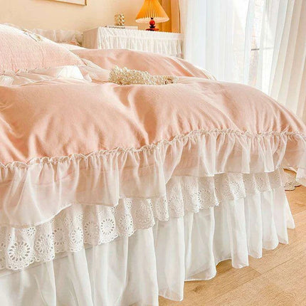 Royal Lace Ruffle Cotton Bedding Collection with Quilted Bedspread - Très Elite