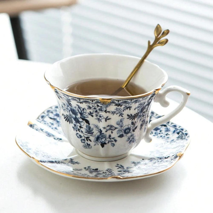 Timeless Vintage Charm: 200ml Elegant Ceramic Coffee Cup & Saucer Set for Sophisticated Tea Moments