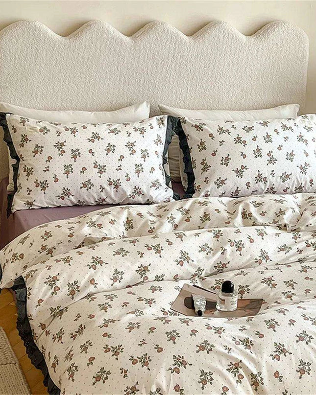 Vintage Lace Floral Egyptian Cotton 4-Piece Bedding Set with Shams