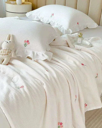Luxury Summer Soybean Duvet Insert - Double-Layered Cotton Quilt with Elegant Embroidery