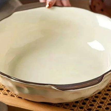 Sophisticated Porcelain Bowls for Ramen and Soup Dining Experience