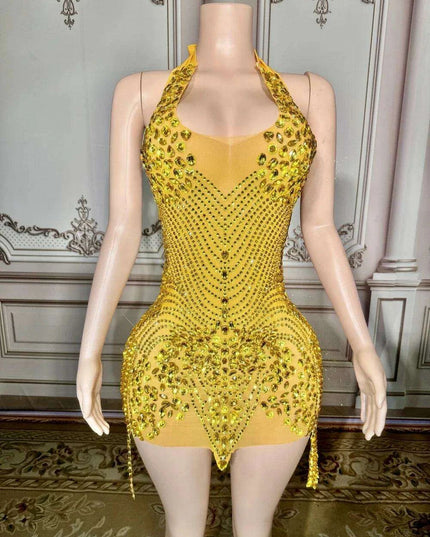 Radiant Rhinestone-Embellished Halter Neck Evening Gown with Opulent Mesh and Velvet Accents