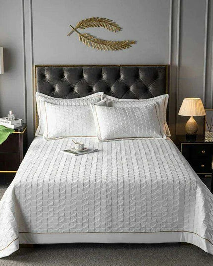 Luxurious Multi-Functional Plaid Bedspread - Elegant Euro-Style Quilted Coverlet for All Season Comfort
