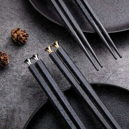 Elegant Black Sakura Fiber Chopsticks - Perfect for Sushi & Noodle Lovers