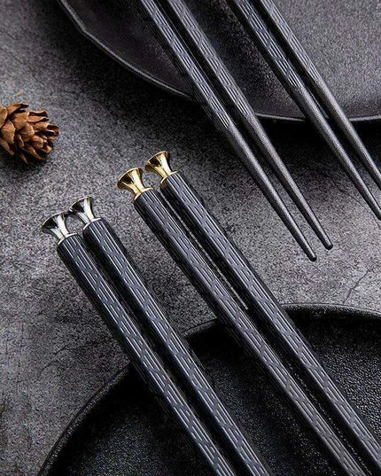 Elegant Black Sakura Fiber Chopsticks - Perfect for Sushi & Noodle Lovers