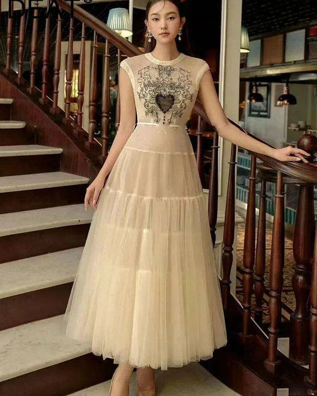 Embroidered Pleated O-neck Dress with Slim Waist for Women