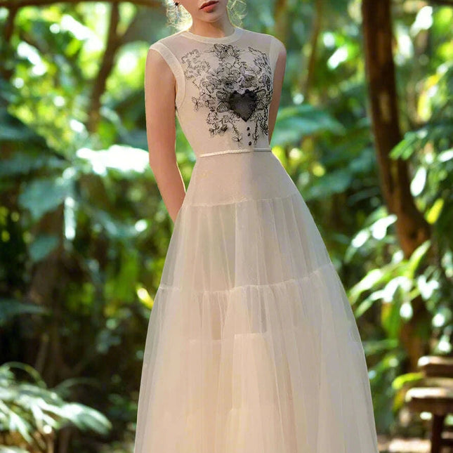 Embroidered Pleated O-neck Dress with Slim Waist for Women