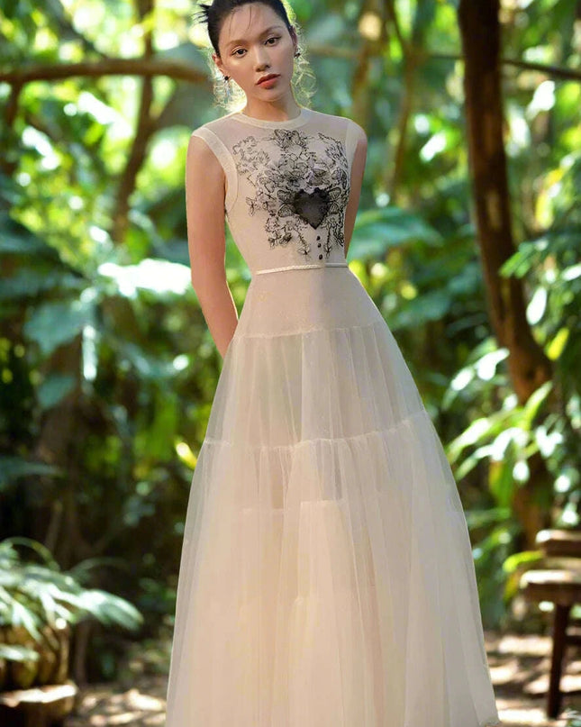 Embroidered Pleated O-neck Dress with Slim Waist for Women