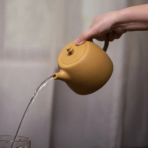 Premium Handmade 460ML Yixing Zisha Clay Teapot with Gold Accents for Exquisite Tea Moments