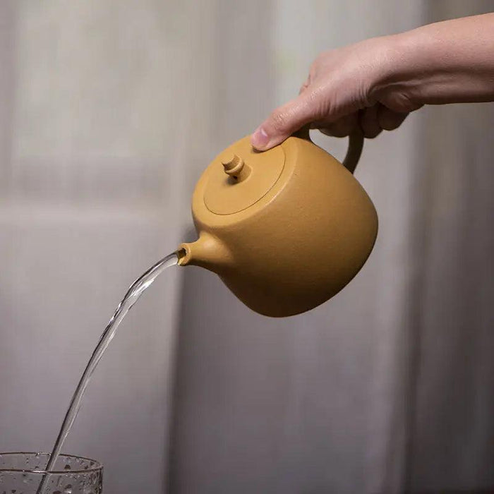 Premium Handmade 460ML Yixing Zisha Clay Teapot with Gold Accents for Exquisite Tea Moments