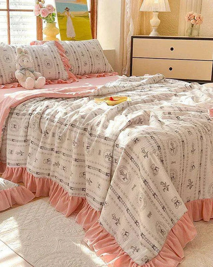 Charming Rabbit Pattern Seersucker Quilt