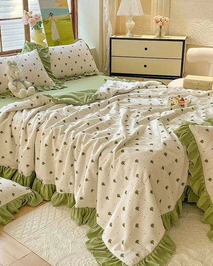 Charming Rabbit Pattern Seersucker Quilt