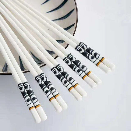Sophisticated Japanese Porcelain Chopstick Collection - 5 Pairs for an Elevated Dining Experience