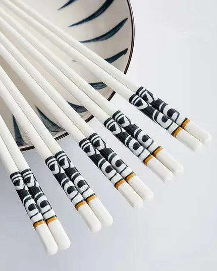 Sophisticated Japanese Porcelain Chopstick Collection - 5 Pairs for an Elevated Dining Experience
