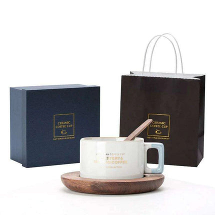 Classic American Elegance: Ceramic Coffee Mug Set with Walnut Holder and Gift Box