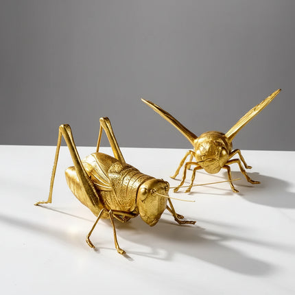 ZIZI FISH Golden Bee Metal Sculpture - Decorative Desktop Ornament
