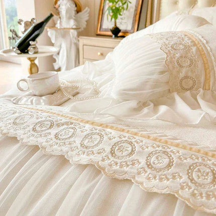 Luxury Velvet Fleece Princess Bedding Set with Elegant Lace Ruffles, Cozy Duvet Cover, Sheets, and Pillowcases