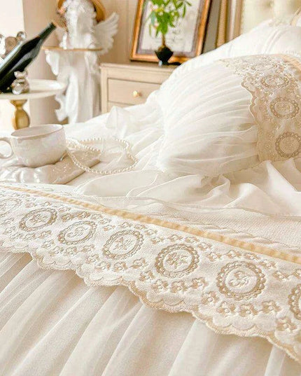 Luxury Velvet Fleece Princess Bedding Set with Elegant Lace Ruffles, Cozy Duvet Cover, Sheets, and Pillowcases