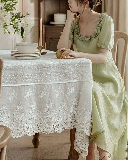 Chic French Lace Table Cover - Elevate Your Event with Timeless Elegance
