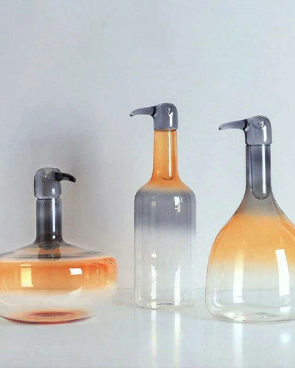 Toucan-Inspired Gradient Glass Vase: A Chic and Multifunctional Home Accent