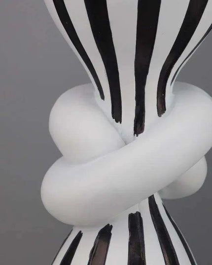 Geometric Knot Resin Candle Holders Set - Stylish Home Decor Accents